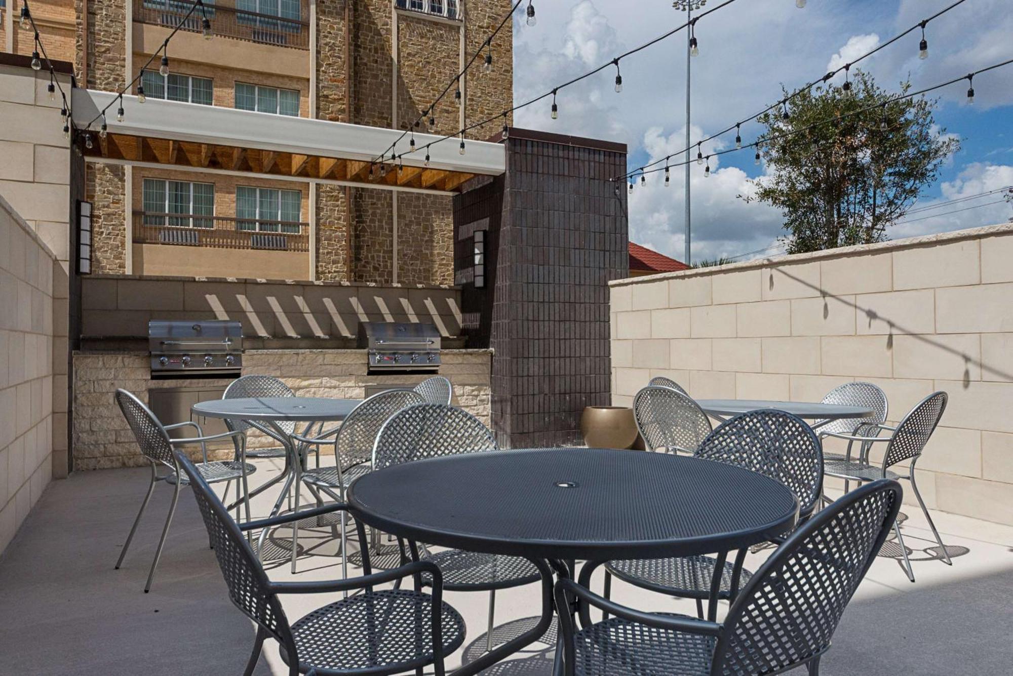 Home2 Suites By Hilton Dallas Grand Prairie Exterior foto